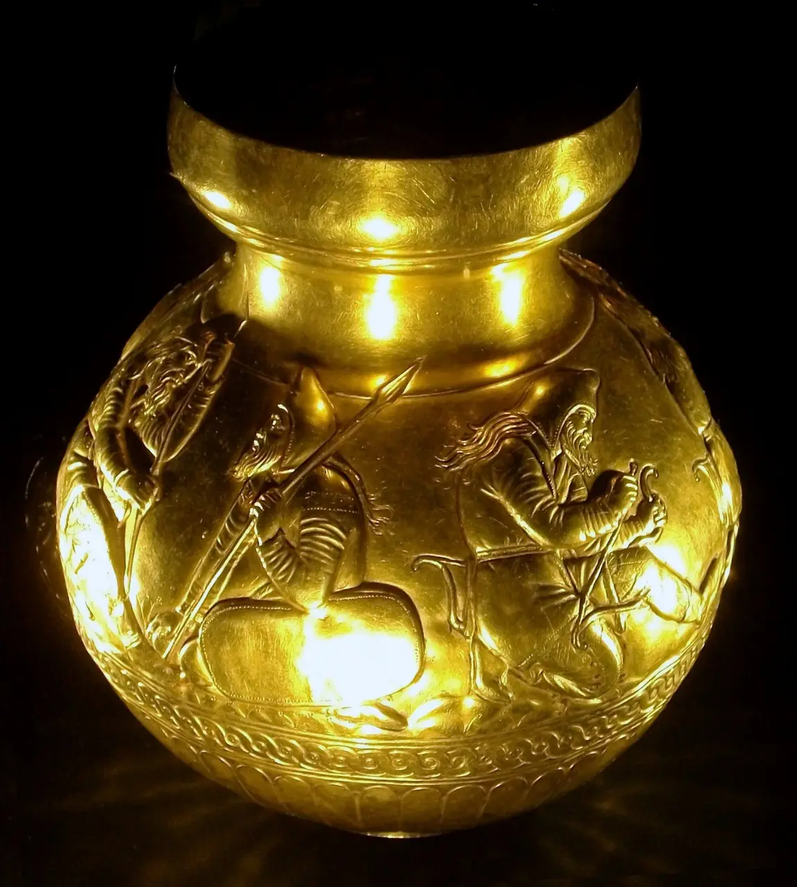 Scythians in caftans and trousers on the vessel from Kul-Oba