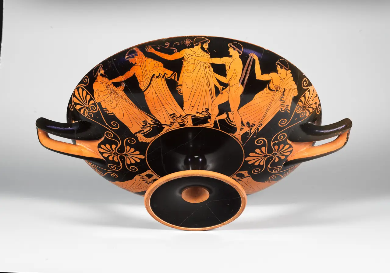 Ancient Greek red-figure amphora showing