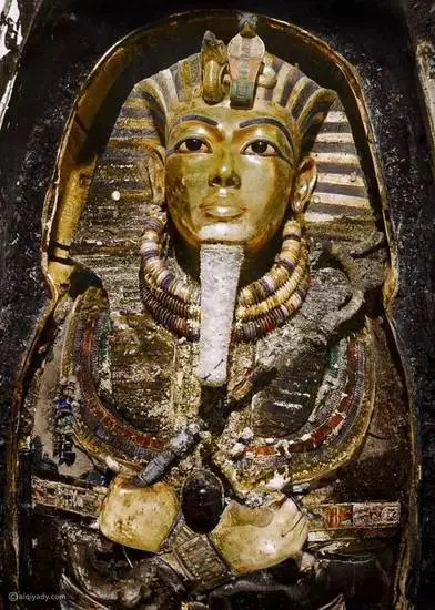 The Boy King's Last Secret: How Howard Carter Found the Only Intact Royal Burial in Egypt