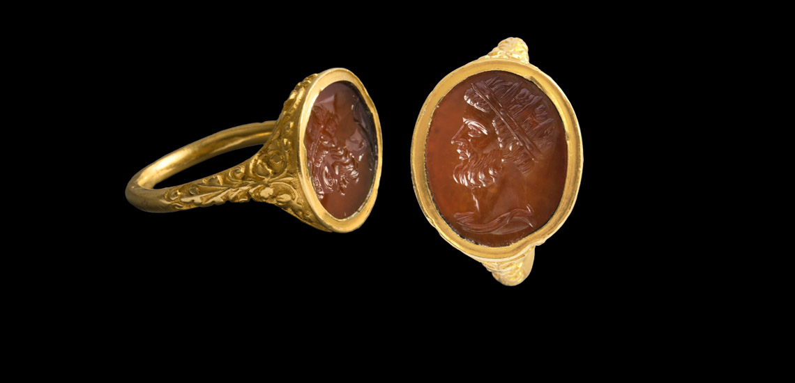 'The Hedingham Castle Estate' Elizabethan Gold Ring with Edward de Vere as Emperor £15,000-£20,000