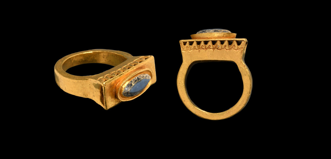 Late Roman Architectural Gold Ring with Gemstone £6,000 - £8,000