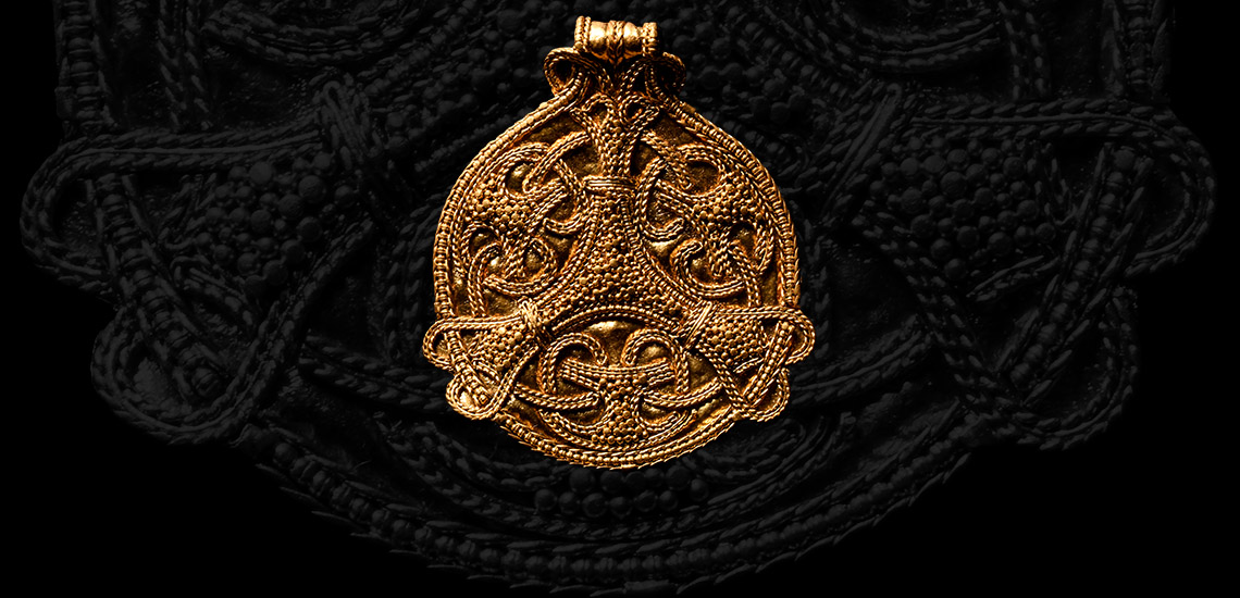 Scandinavian Gold Filigree Pendant with Terslev Motif