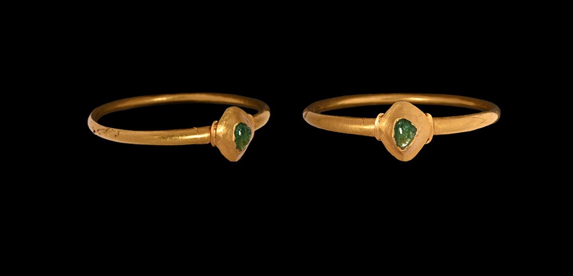 'The Frinton' Gold Bishop's Ring with Emerald