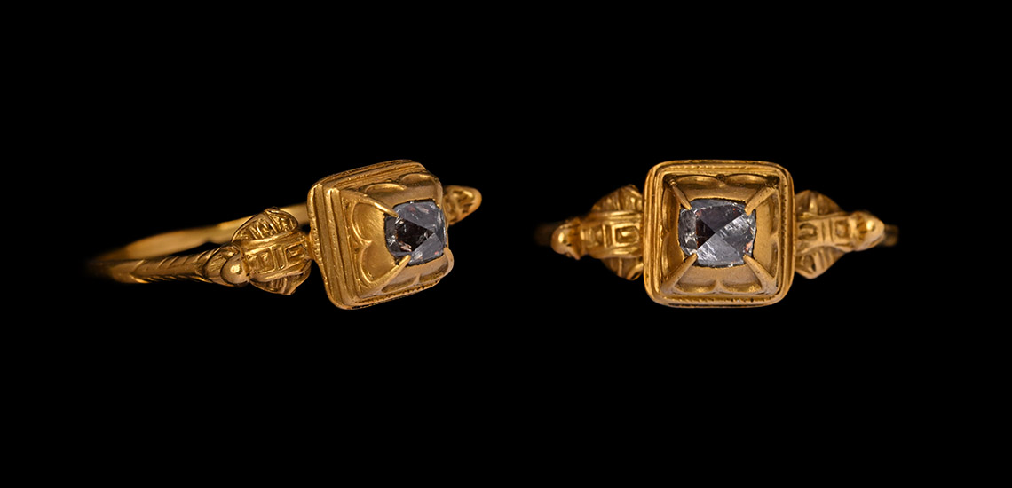 Renaissance Gold Ring with Diamond Crystal