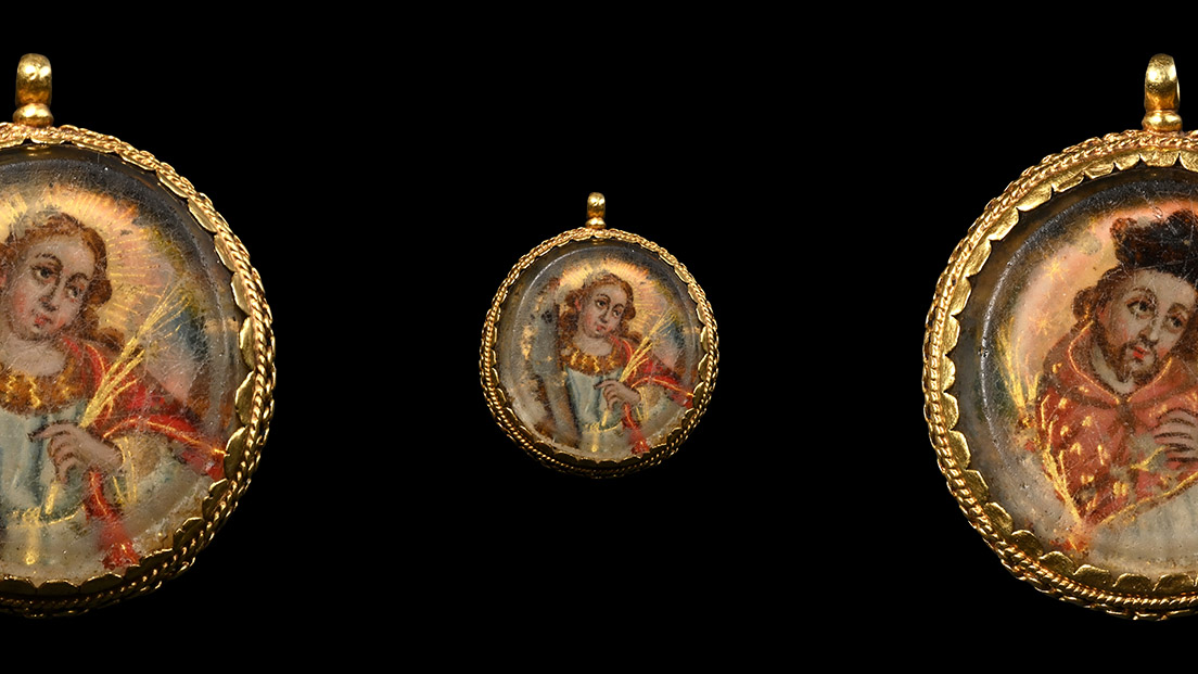 Bourbon Era Gold Devotional Pendant with Verre Eglomise Miniatures of Saint Catherine of Alexandria and Saint John of Nepomuk