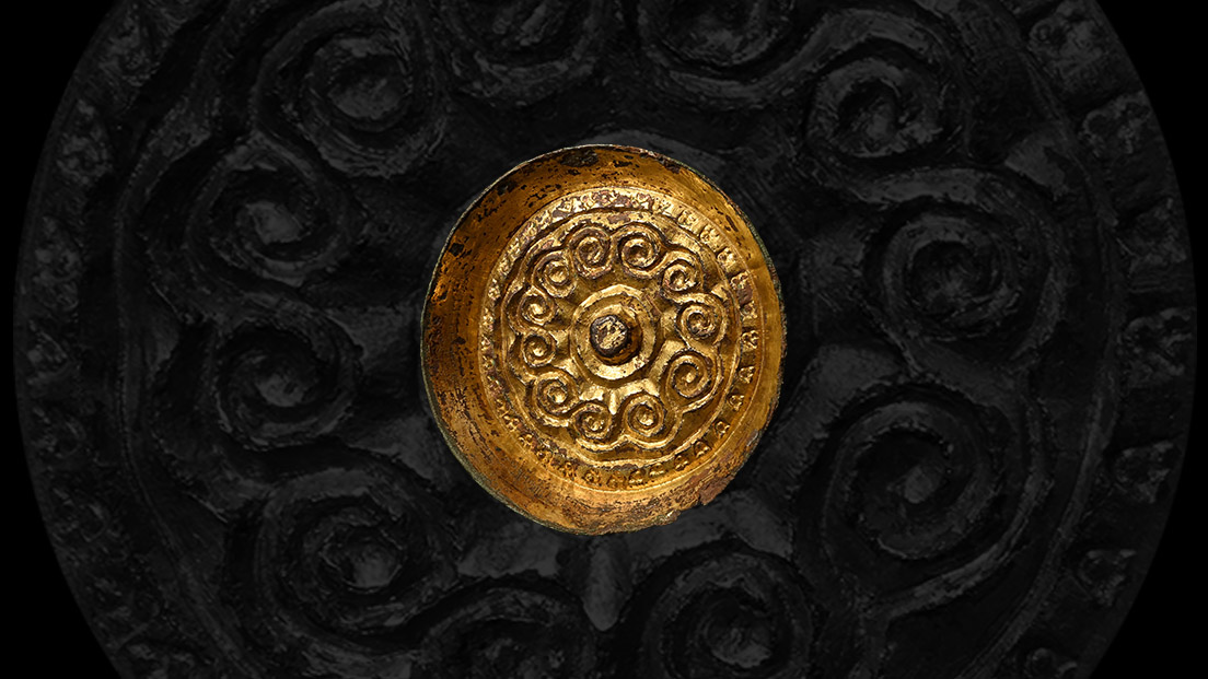 <slwhite>Large Anglo-Saxon Gilt Bronze 'Eleven Running Spirals' Saucer Brooch<slwhite>