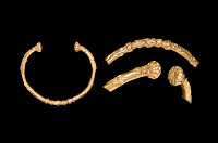 Iron Age Celtic Gold Bracelet with Zoomorphic Ornament