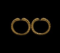 Achaemenid Gold Bracelet Pair with Ram's Heads