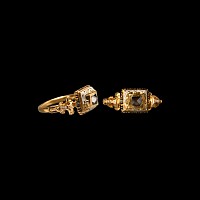 Tudor Enamelled Gold Ring with Diamond Crystal