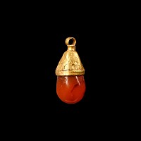 Western Asiatic Gold with Agate Gemstone Pendant