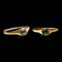 Medieval Gold Ring with Emerald Cabochon