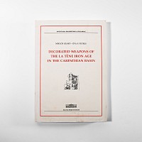 Archaeological Books - Szabo / Petres - Decorated Weapons of the La Tene Iron Age