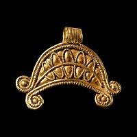 Hellenistic Style Gold Lunate Pendant