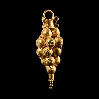 Roman Style Gold Grape Pendant