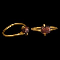 Medieval Gold Ring with Amethyst Gemstone