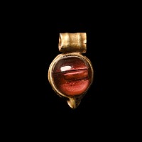 Roman Gold and Garnet Pendant