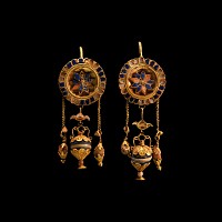 Hellenistic Gold Earrings with Lapis and Mother of Pearl