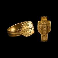 Post Medieval Gold Heraldic Signet Ring with the Arms of the Friars of the Order of the Blessed Virgin Mary of Mercy