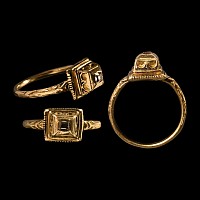 Renaissance Gold Ring with a High-Quality Facetted Diamond