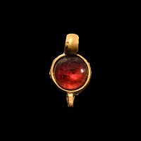 Roman Gold and Garnet Pendant