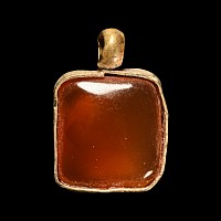 Medieval Gold Pendant with Carnelian Cabochon