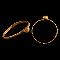 Medieval Gold Ring with Button Bezel