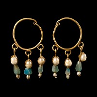 Hellenistic Gold Earrings with Beads and Pearls