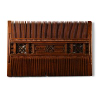 Medieval Decorated 'He who loves from the heart, gives with a good heart' Posy Boxwood Comb