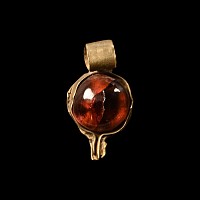 Roman Gold Pendant with Garnet