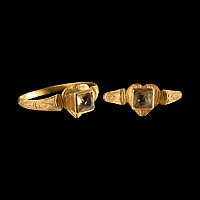 Gold Ring with Heart-Shaped Bezel