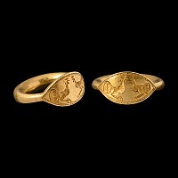 Late Roman Gold Ring with Facing Birds