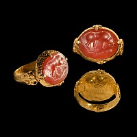 Western Asiatic Gold Ring with Boar Gemstone