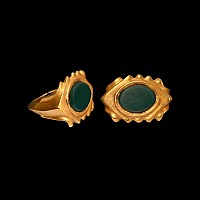 Roman Style Gold Ring with Green Gemstone