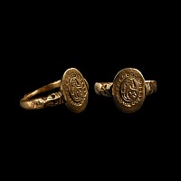 Late Medieval Period Gold Signet Ring with Arabic Inscription