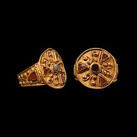 Langobardic Style Gold Ring with Garnets