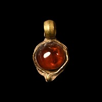 Roman Gold Pendant with Cabochon Garnet