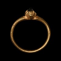 Elizabethan Period Gold Ring with Natural Diamond Crystal