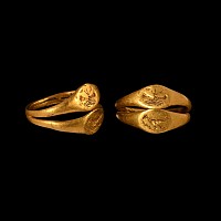 Roman Gold Marriage Ring with Clasped Hands and Eagle