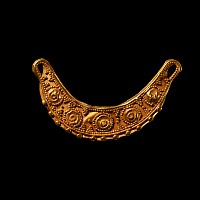 Western Asiatic Decorated Gold Pendant Terminal