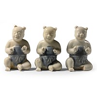 Ca Mau Cargo Shipwreck Glazed Blue and White Child Figurine Group