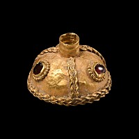 Byzantine Gold Dagger Pommel Cap with Garnets