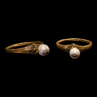 Western Asiatic Gold Ring with Ornament and Pearl