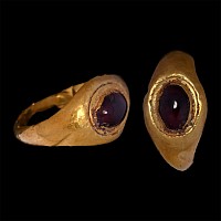 Roman Gold Ring with Garnet Cabochon
