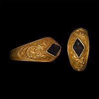 Renaissance Gold Ring with Roman Hare Gemstone