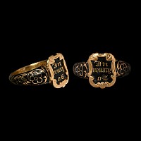 Engraved Gold and Black Enamel Memento Mori Ring