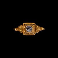 Renaissance Gold Ring with Diamond Crystal
