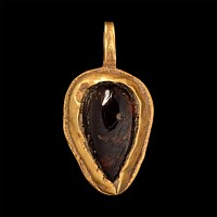 Saxon Gold Teardrop Pendant with Cabochon Garnet