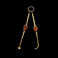 Migration Period Gold Cosmetic Set with Garnets