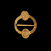 Medieval Gold Ring Brooch with Garnets and 'Let us Live as One Soul’ Posy Inscription