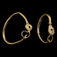 Roman Gold Earring Pair
